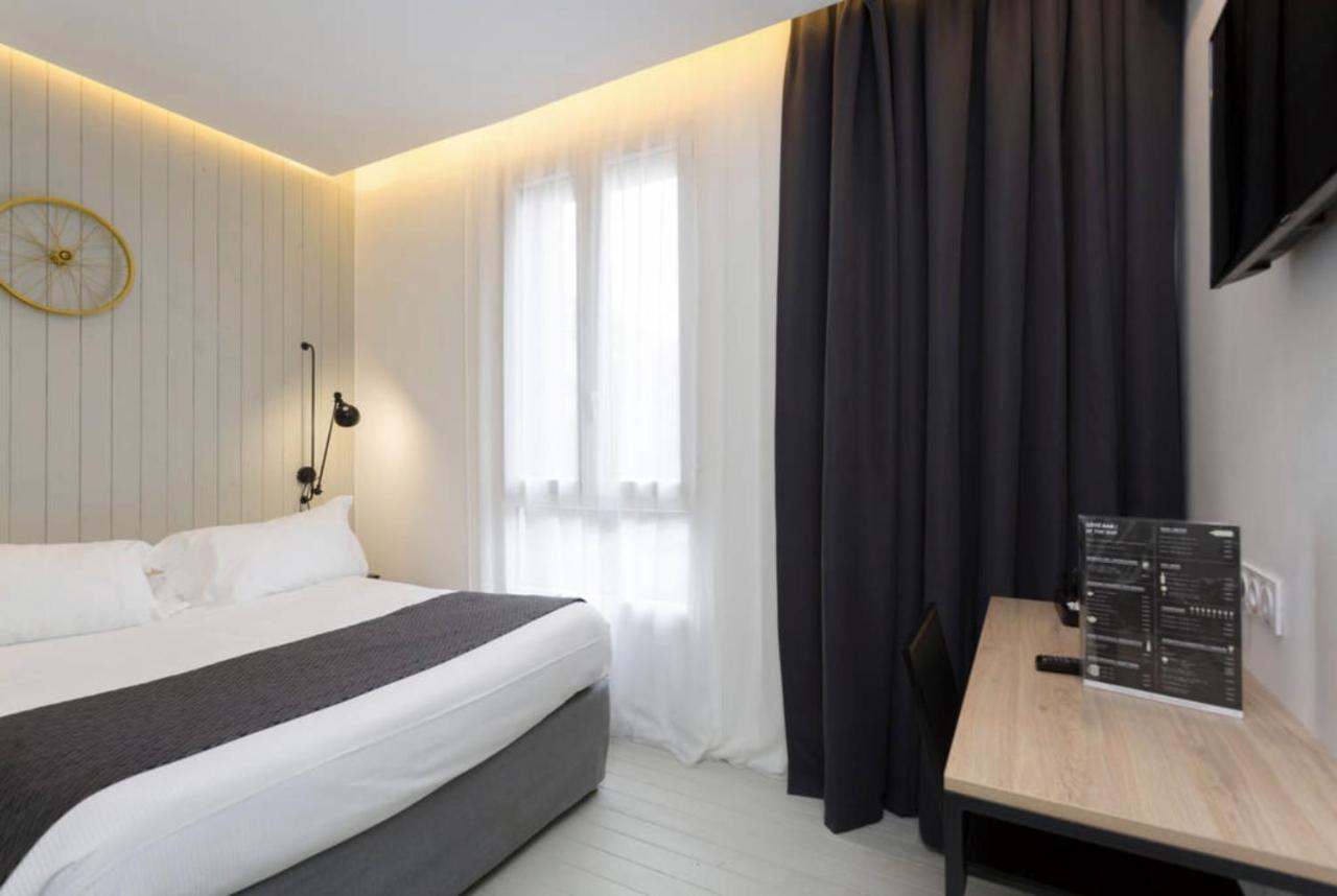 Atypik Hotel Clichy Bagian luar foto