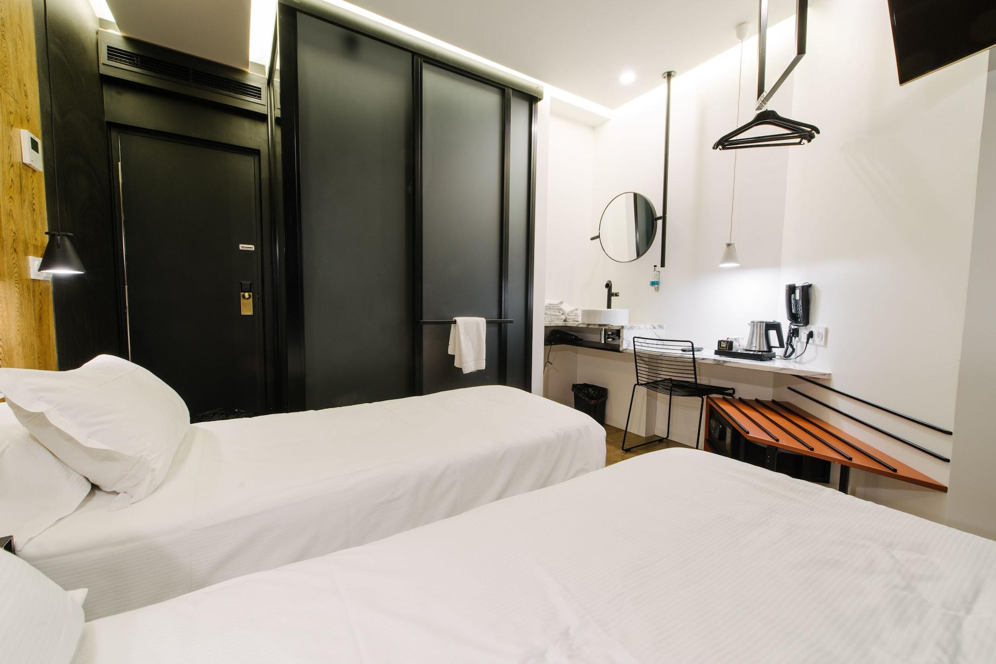 Atypik Hotel Clichy Bagian luar foto