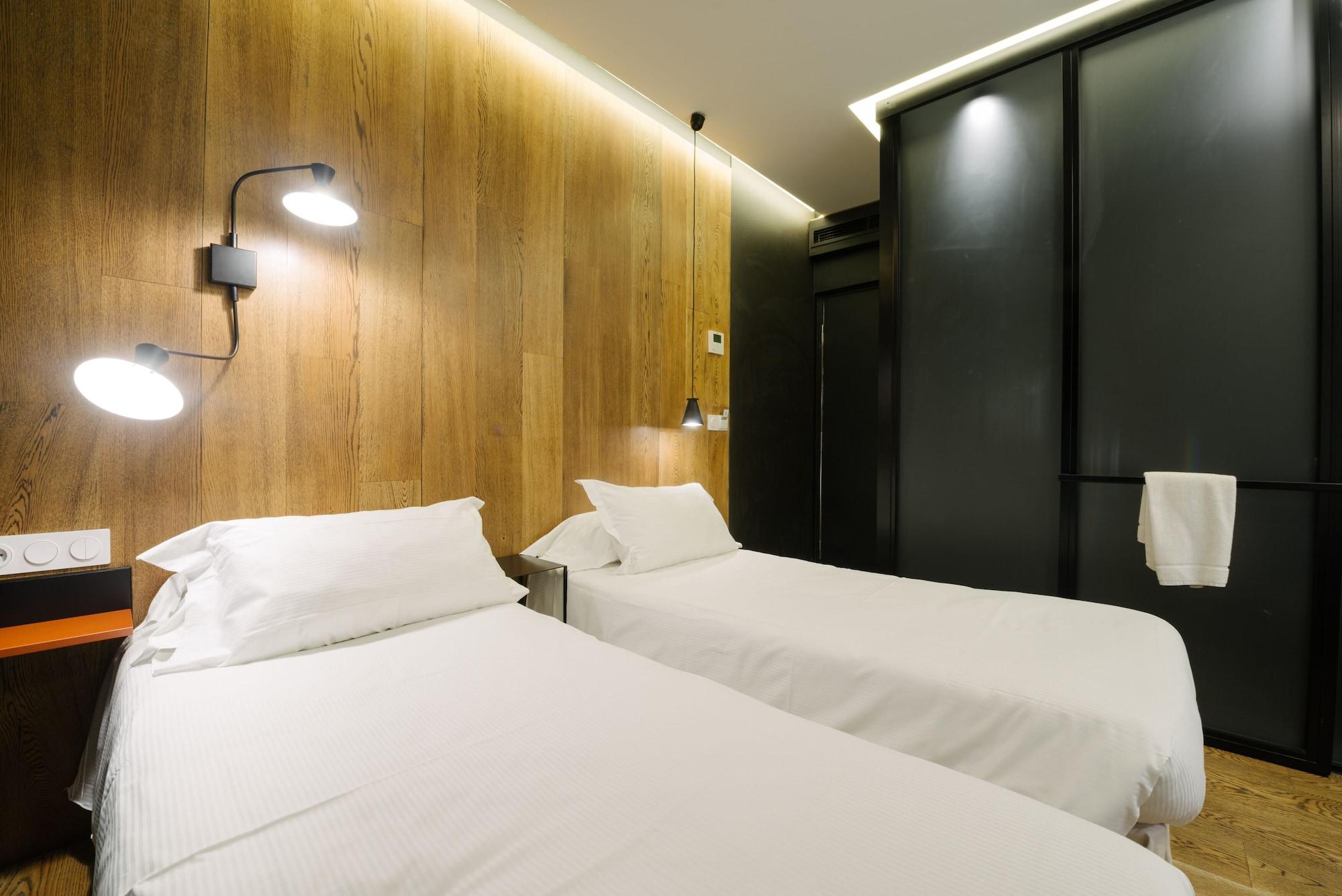 Atypik Hotel Clichy Bagian luar foto