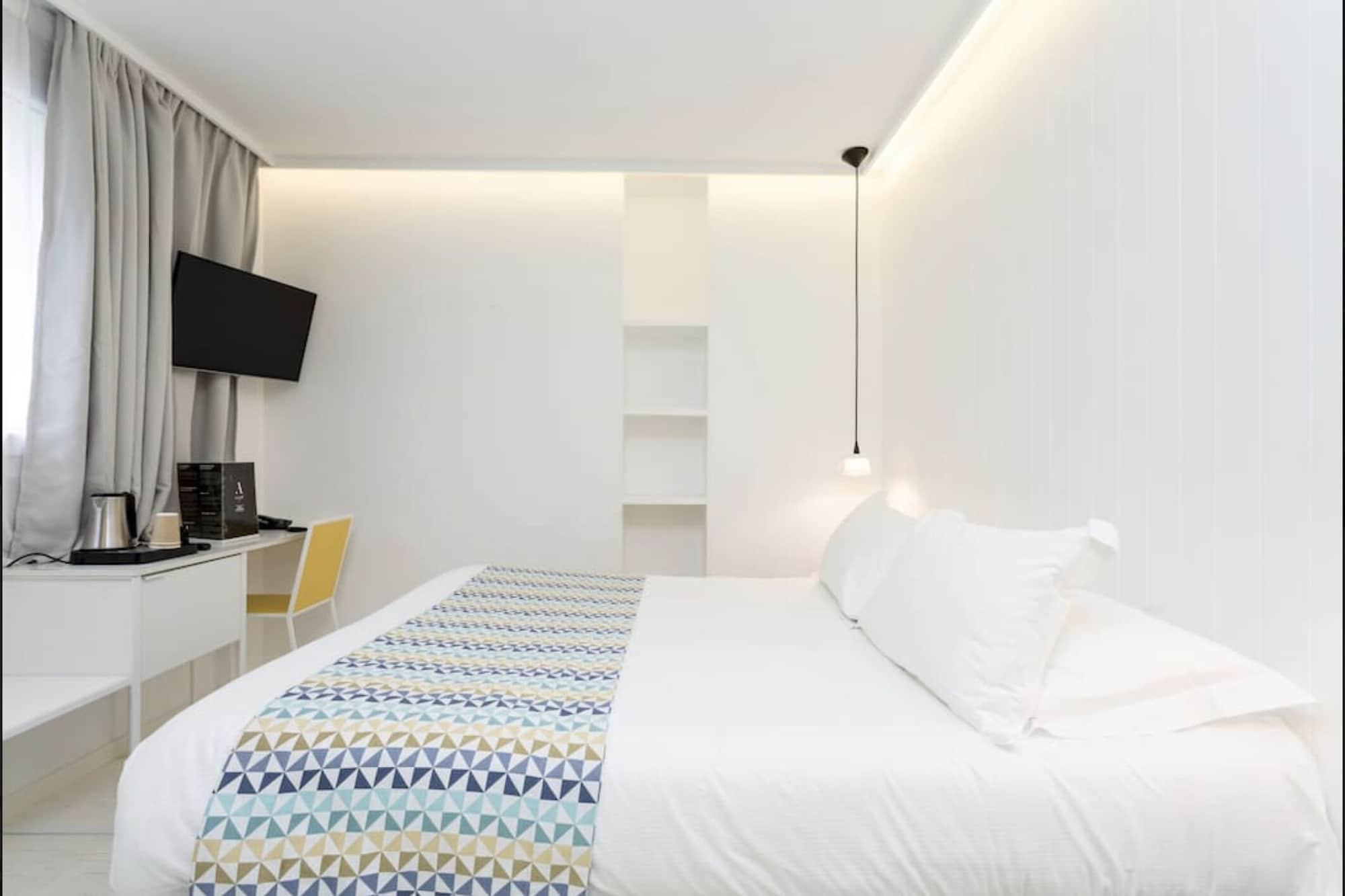 Atypik Hotel Clichy Bagian luar foto
