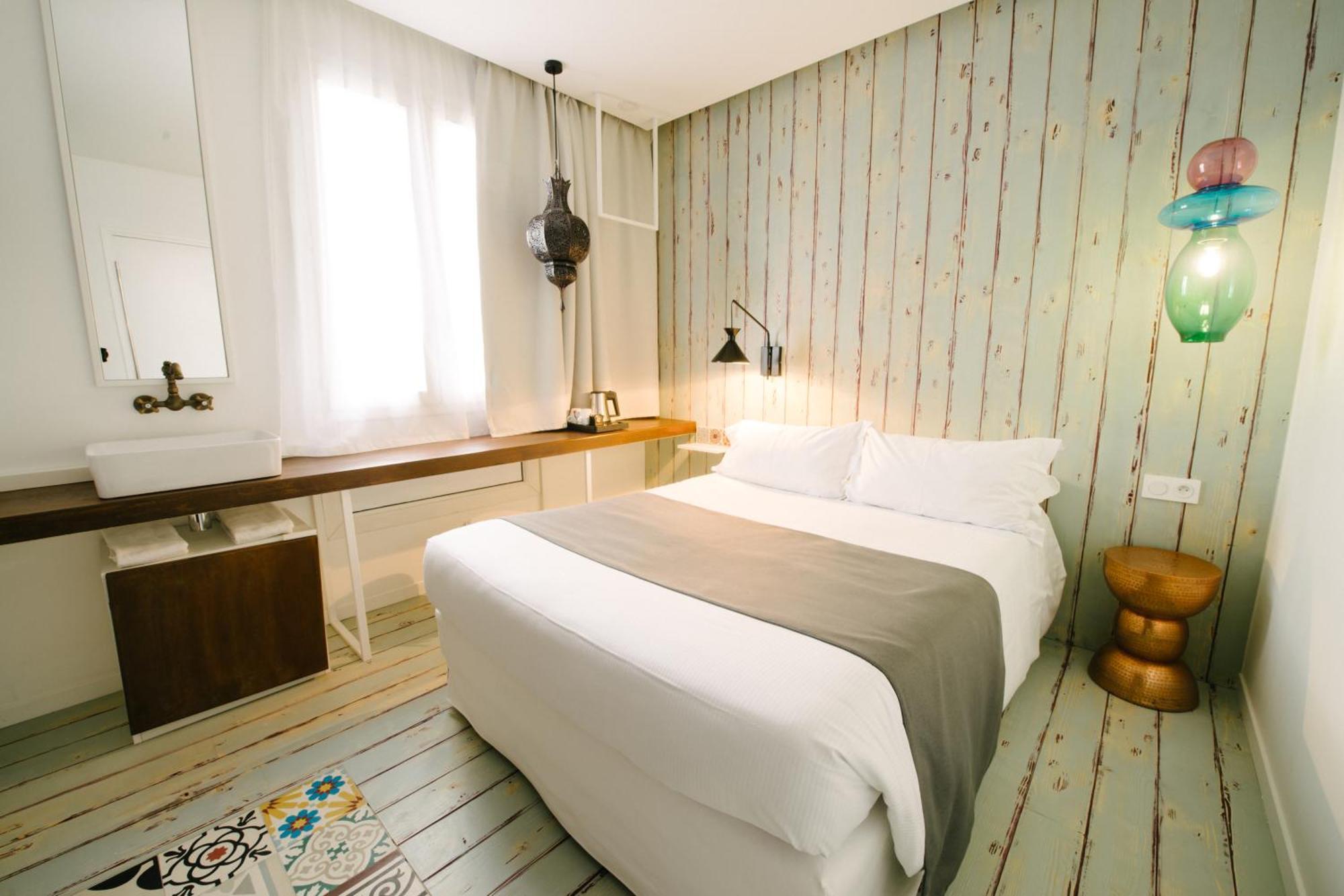 Atypik Hotel Clichy Bagian luar foto