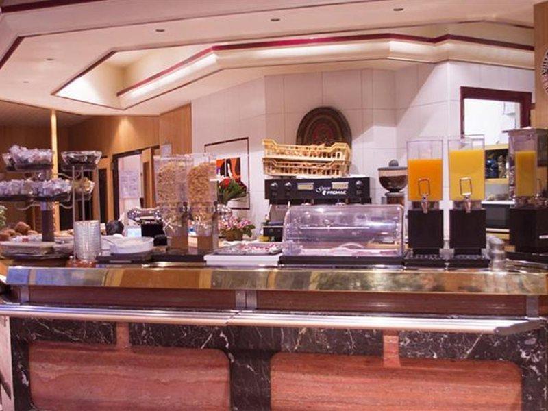 Atypik Hotel Clichy Bagian luar foto